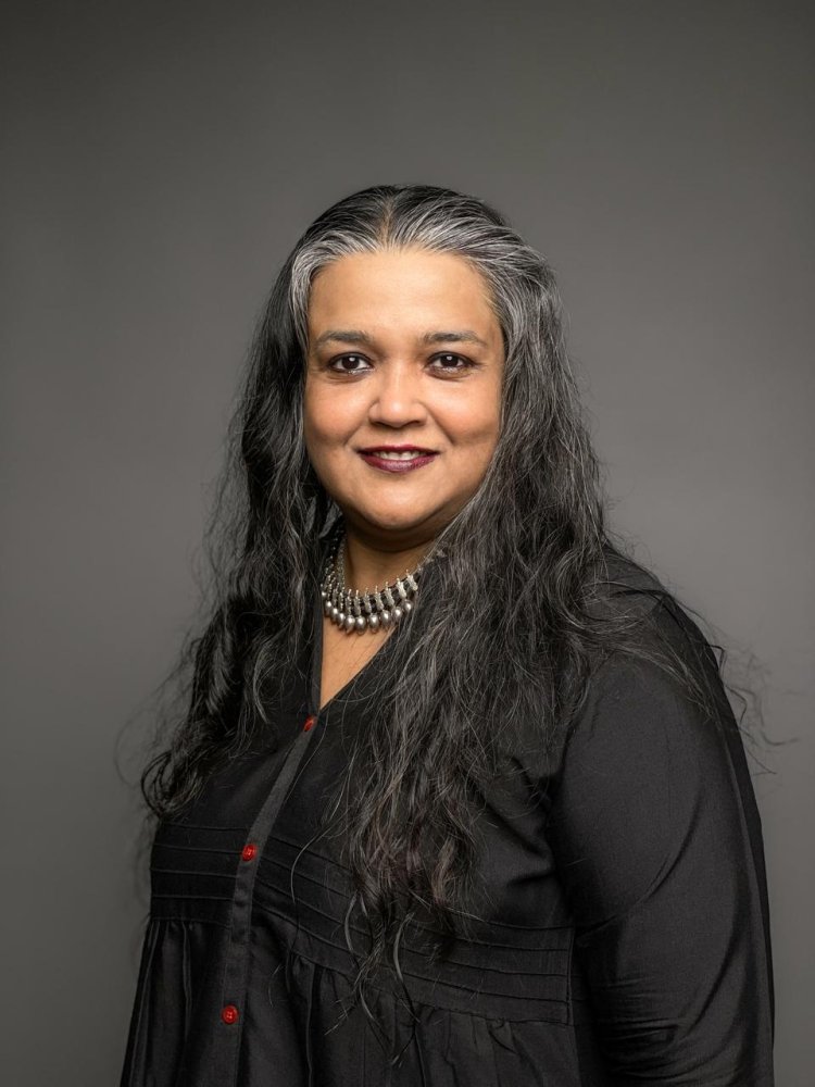 Meet Rakhi Kapoor: Bestselling Author, Pioneering Physiotherapist, and Fearless Advocate for Women's Wellness!